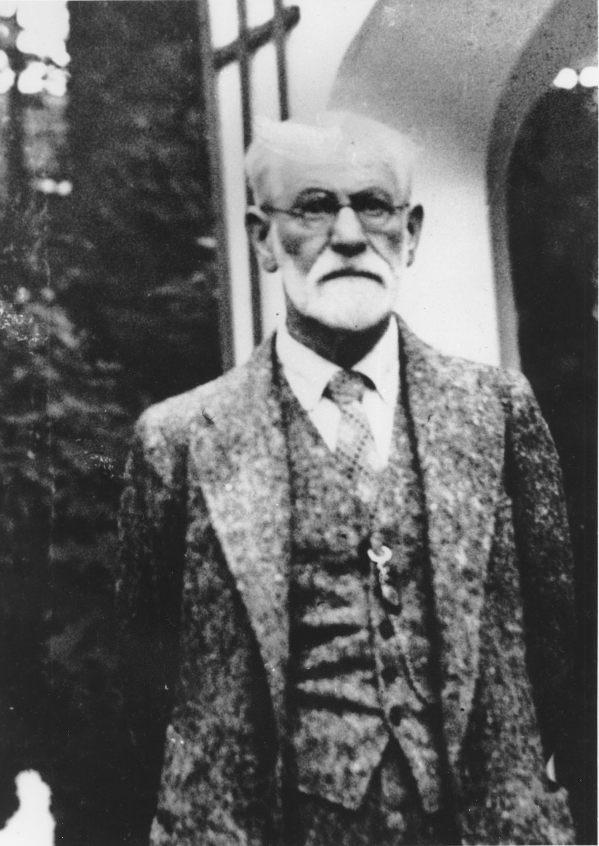 1935: SIGMUND FREUD